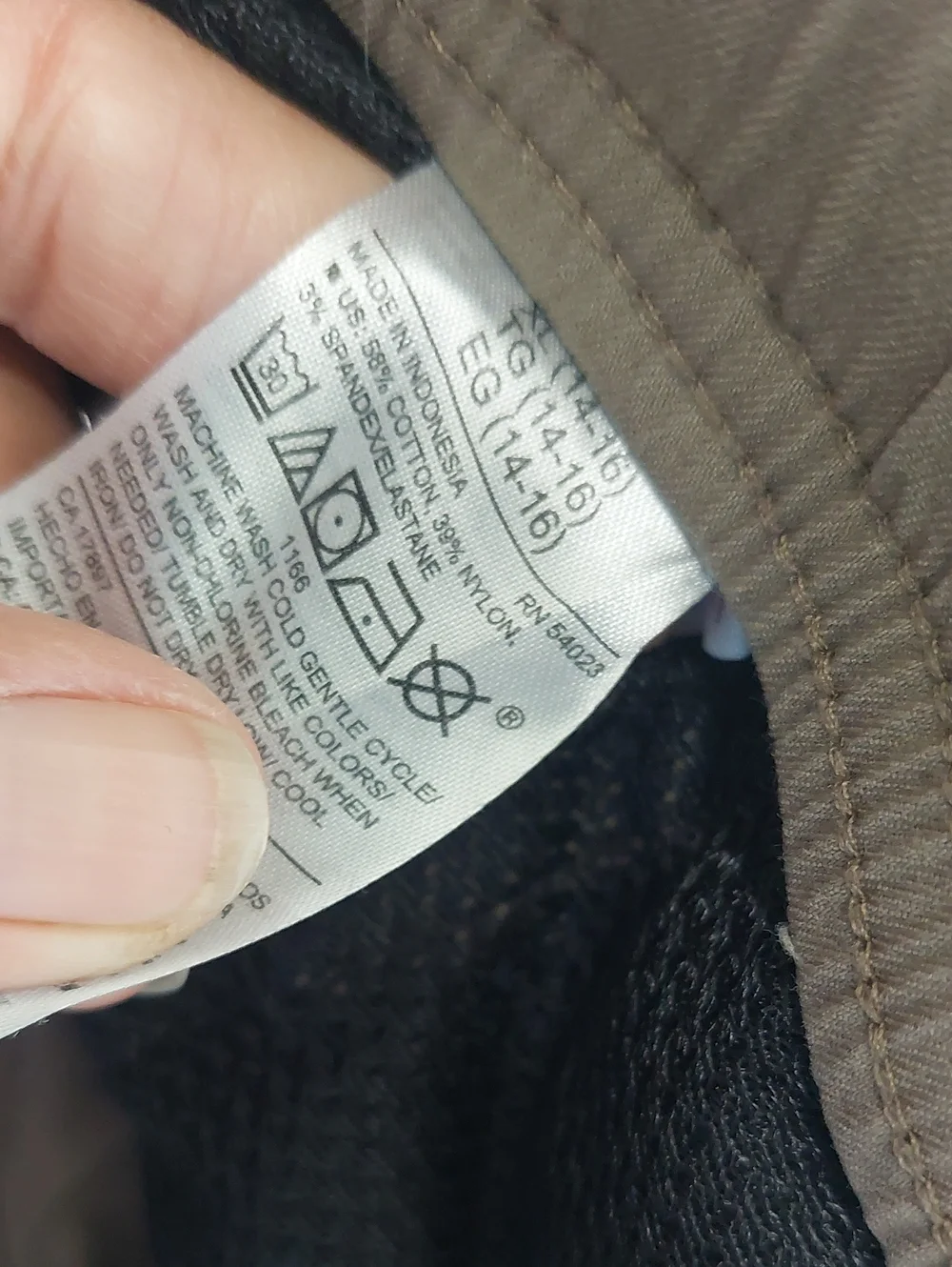 Old Navy Boys Casual Elastic-Waist Khaki Jogger Pants.Size 14 /16